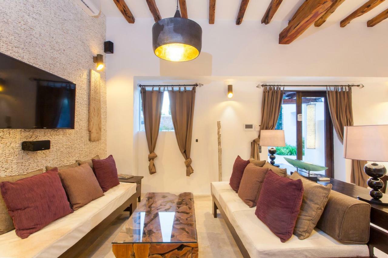 Ibiza Luxury Villa ซานตาเอวเลเรียเดสริว ภายนอก รูปภาพ